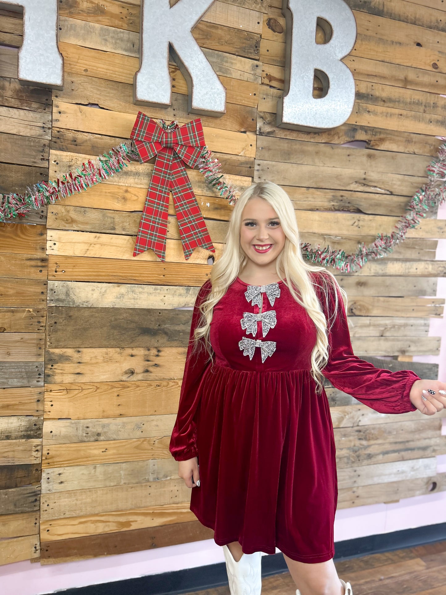 Meet Me Under The Mistletoe