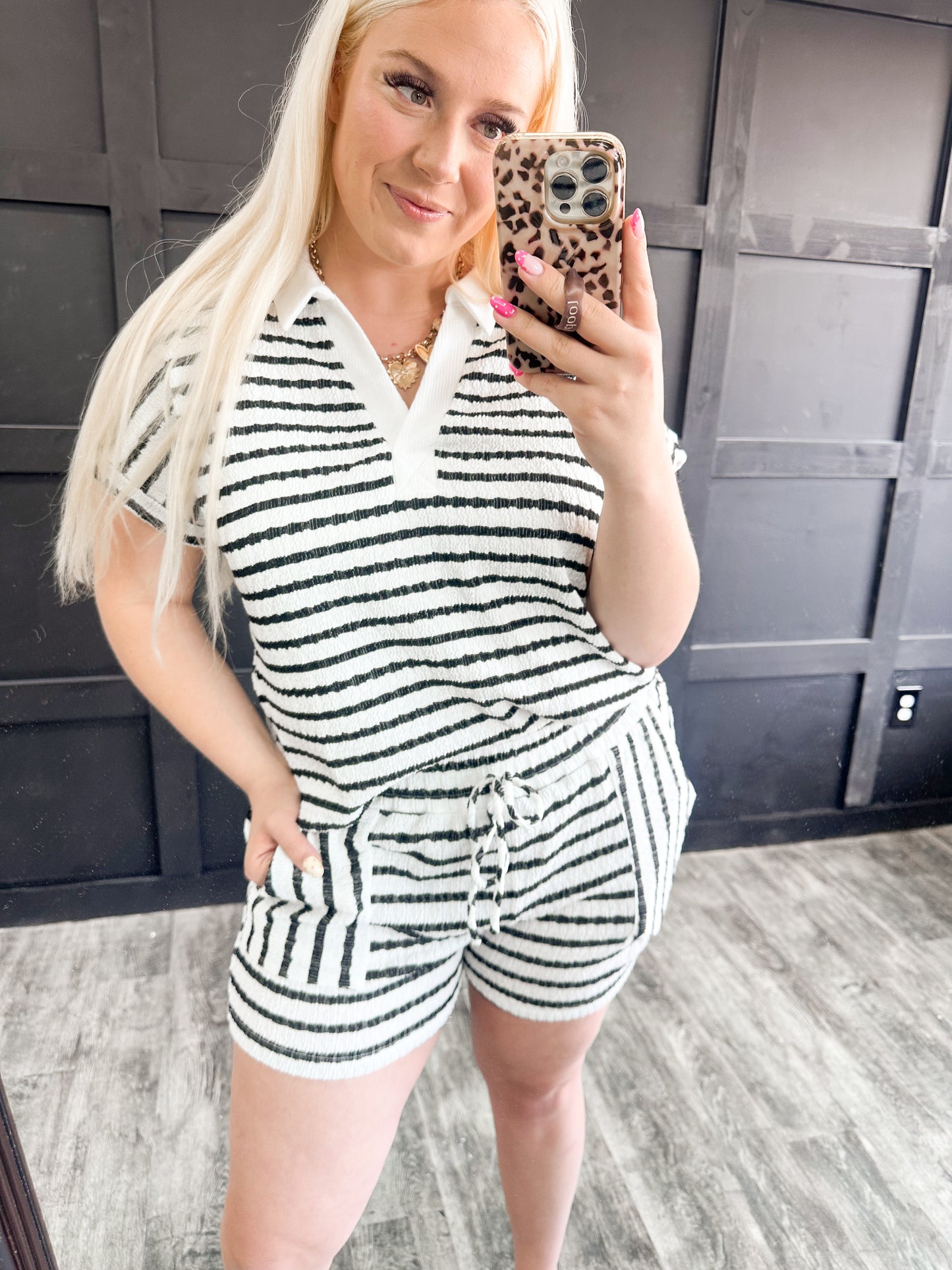 Vertical Vibes Shorts {SET}
