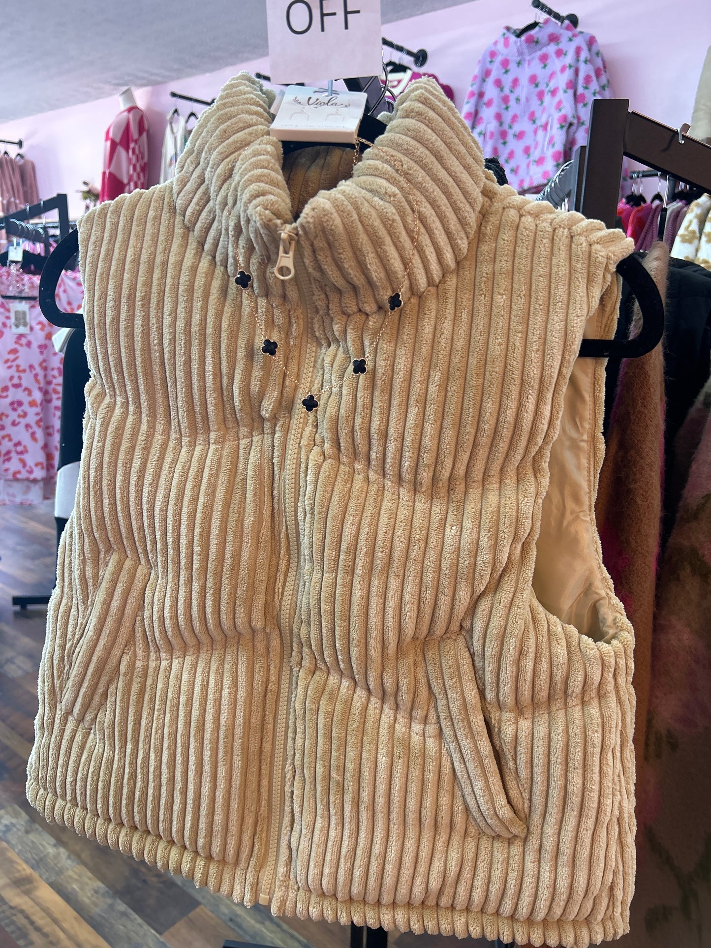 Ribbed Puffer Vest (Cream)