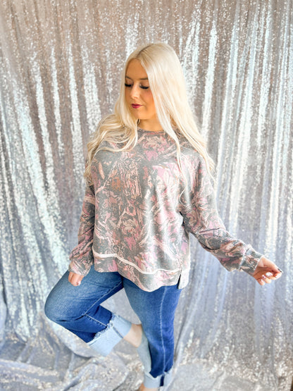 Can’t See Me Pullover