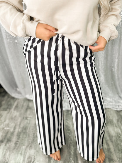 Vertical Vibes Pants {Black)