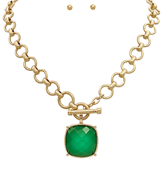 Green Stone Pendant Necklace